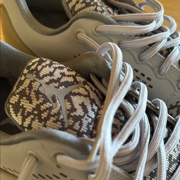 Men’s Air Jordans - Picture 3 of 7